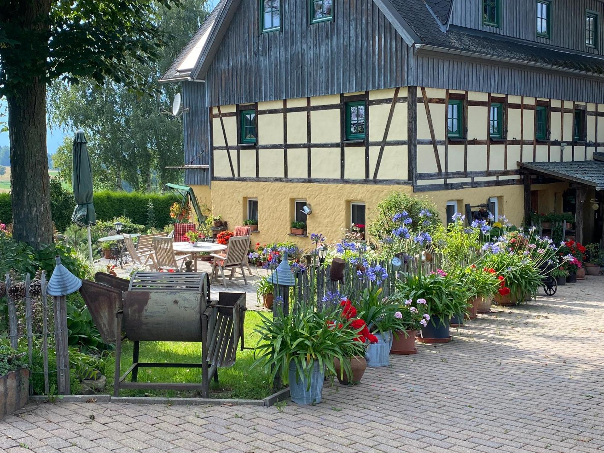 Hotel Olbernhau Mit Sauna - Kleines Landhotel Zur Ofenschenke エクステリア 写真