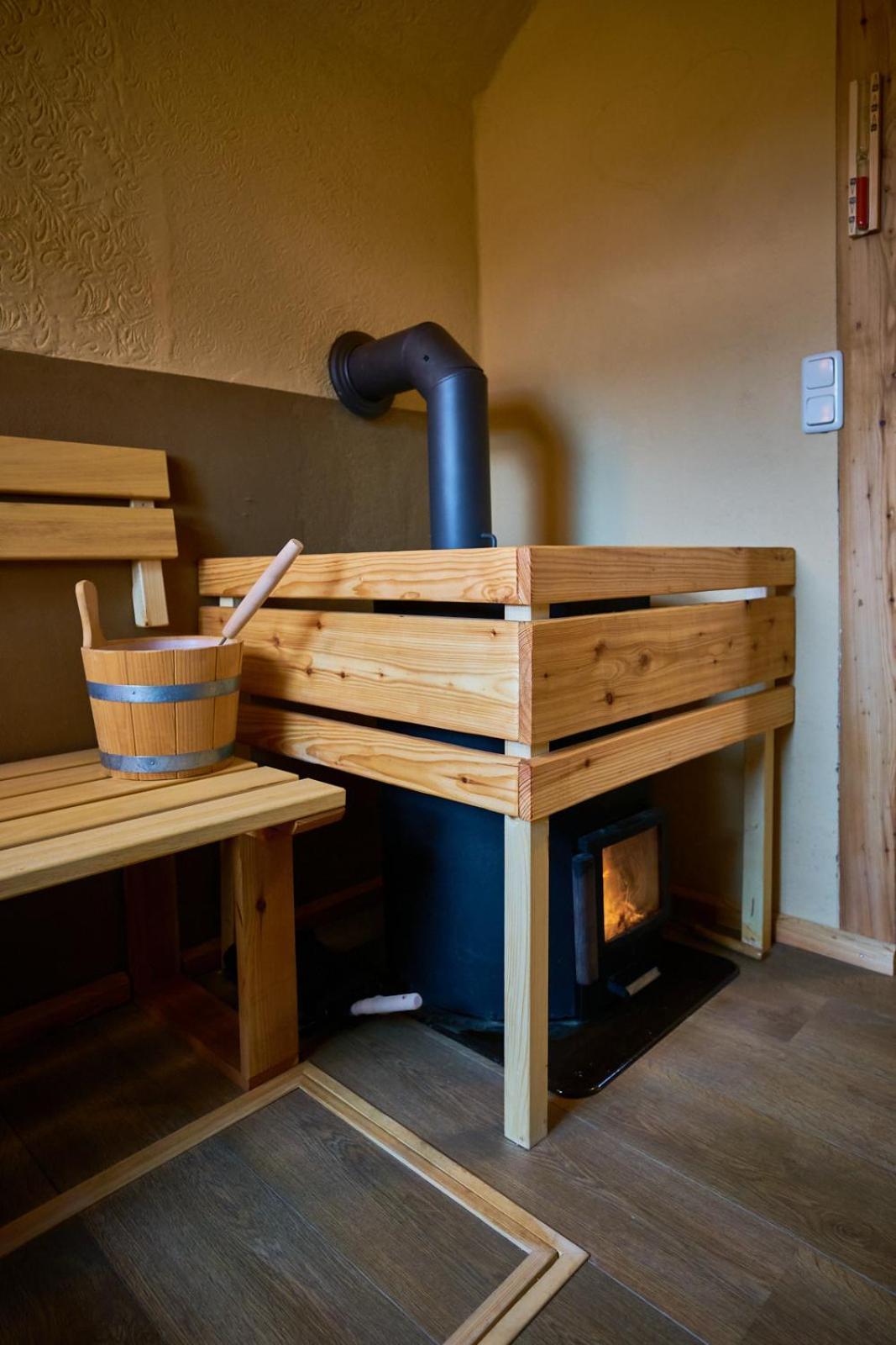 Hotel Olbernhau Mit Sauna - Kleines Landhotel Zur Ofenschenke エクステリア 写真