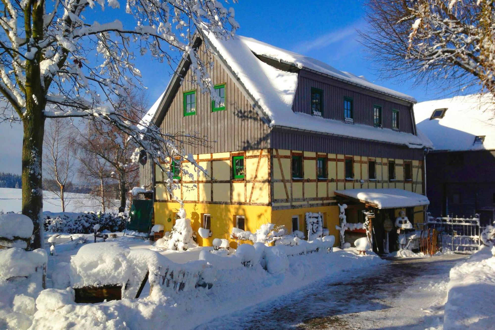 Hotel Olbernhau Mit Sauna - Kleines Landhotel Zur Ofenschenke エクステリア 写真